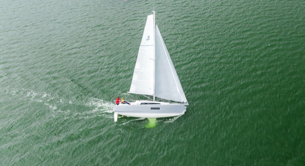 Oceanis-30.1-Exterior2