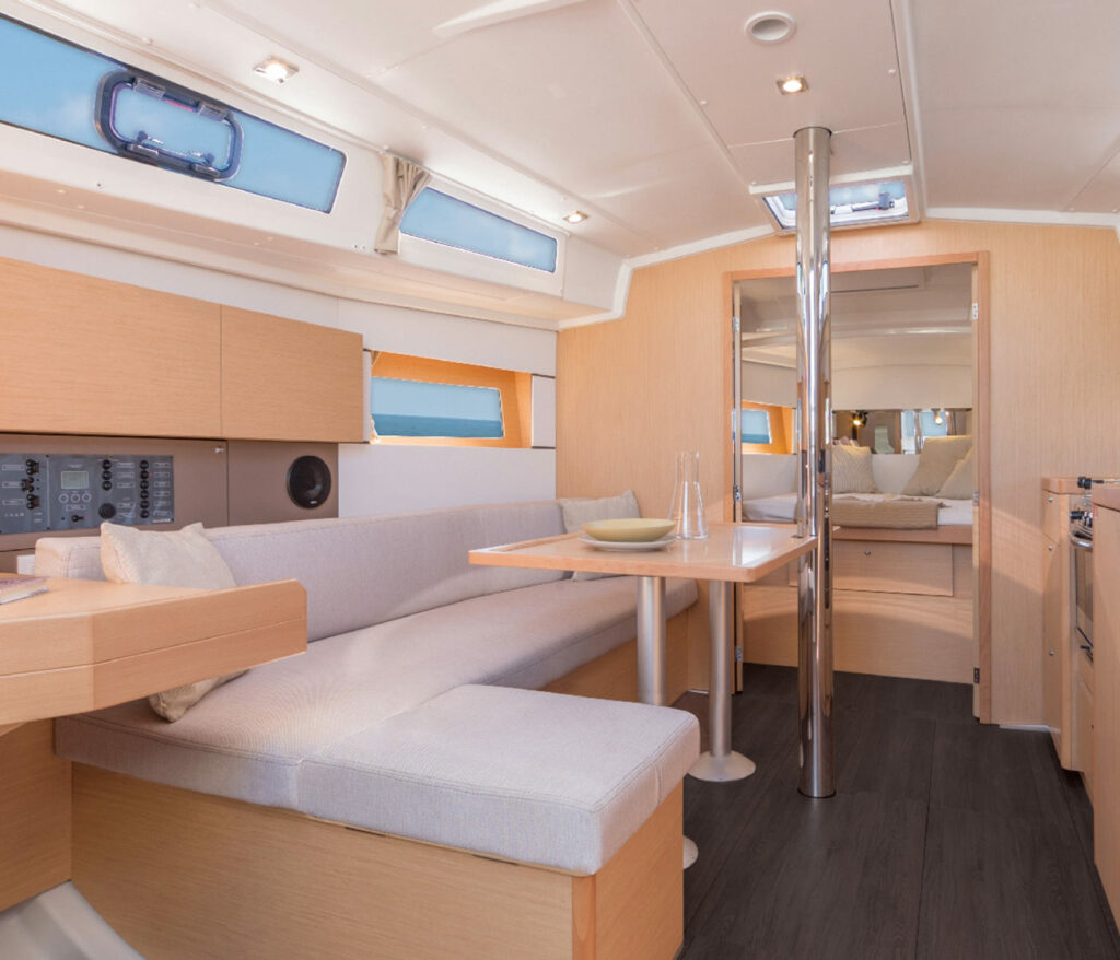Oceanis 38.1 Interior 1