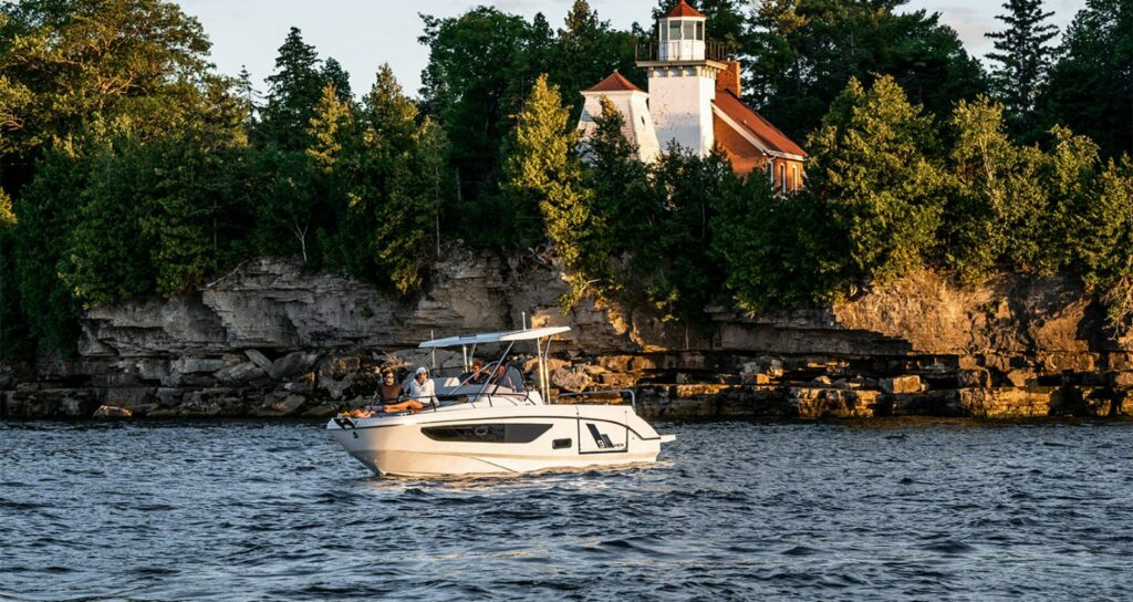 Exterior 8 Flyer9 SUNdeck