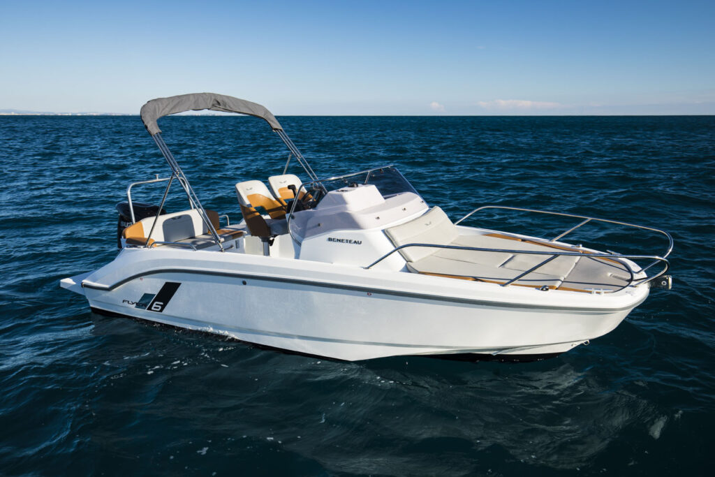 Exterior 2 Flyer 6 SUNdeck