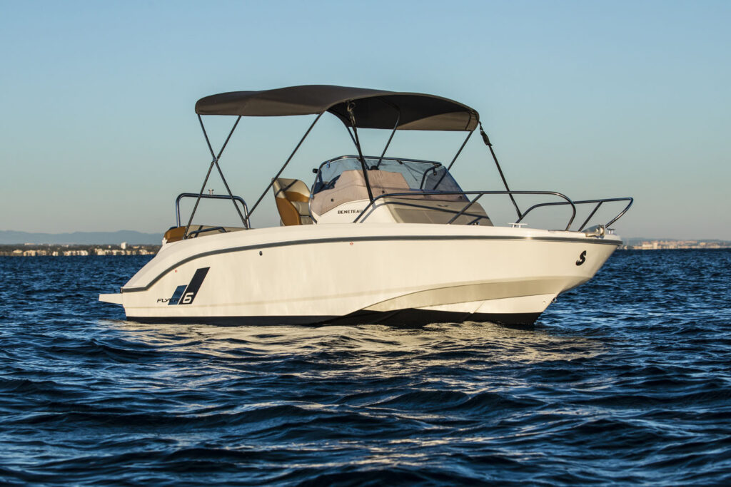Exterior 3 Flyer 6 SUNdeck