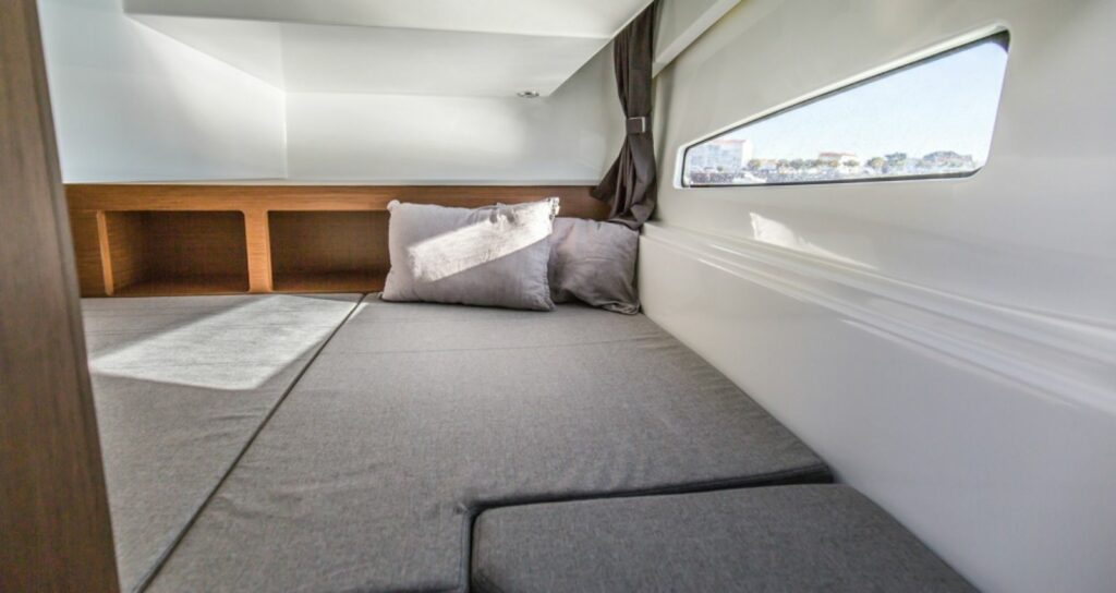 Interior 10 Antares 9