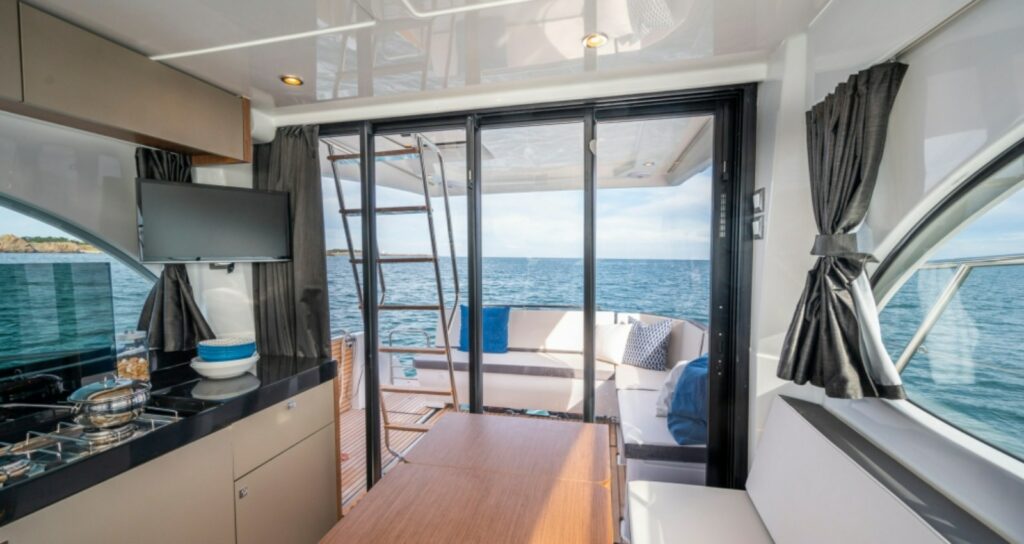 Interior 1 Antares 11