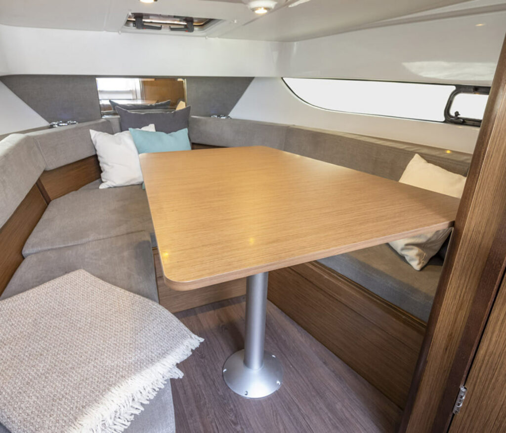 Interior 1 Flyer 9 SUNdeck